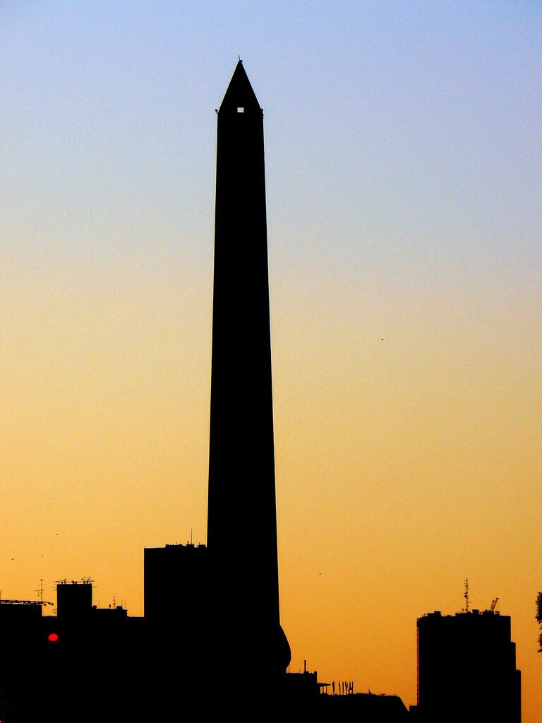 Obelisco_Leo Andrijic Cucera Obelisco_Leo Andrijic Cucera