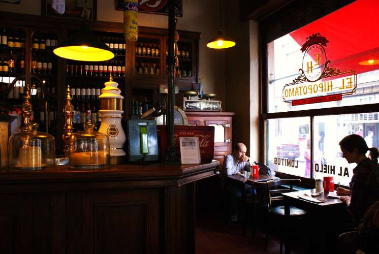 7cafes_em_san_telmo_hipopotamo