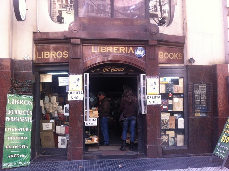 livraria-avenida-de-maio