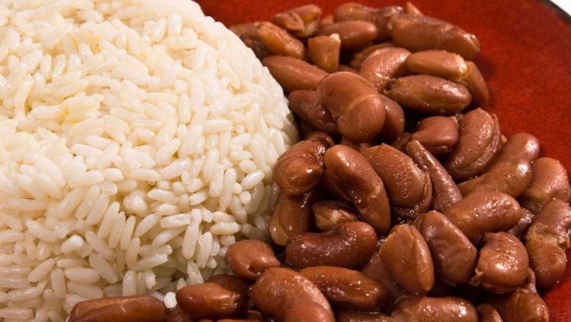 curiosidades-sobre-a-comida-argentina-feijão torrontes