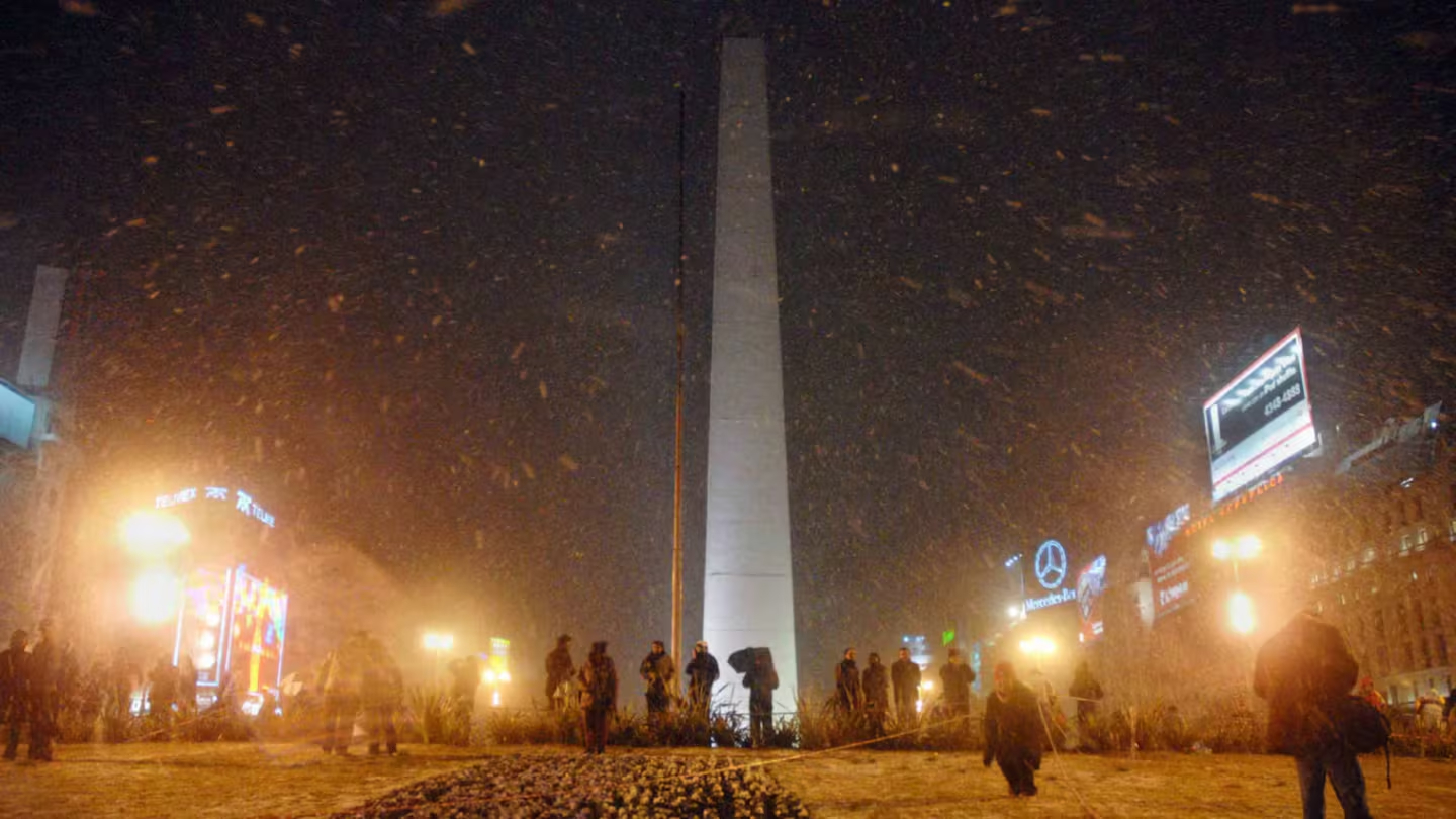 obelisco-neve