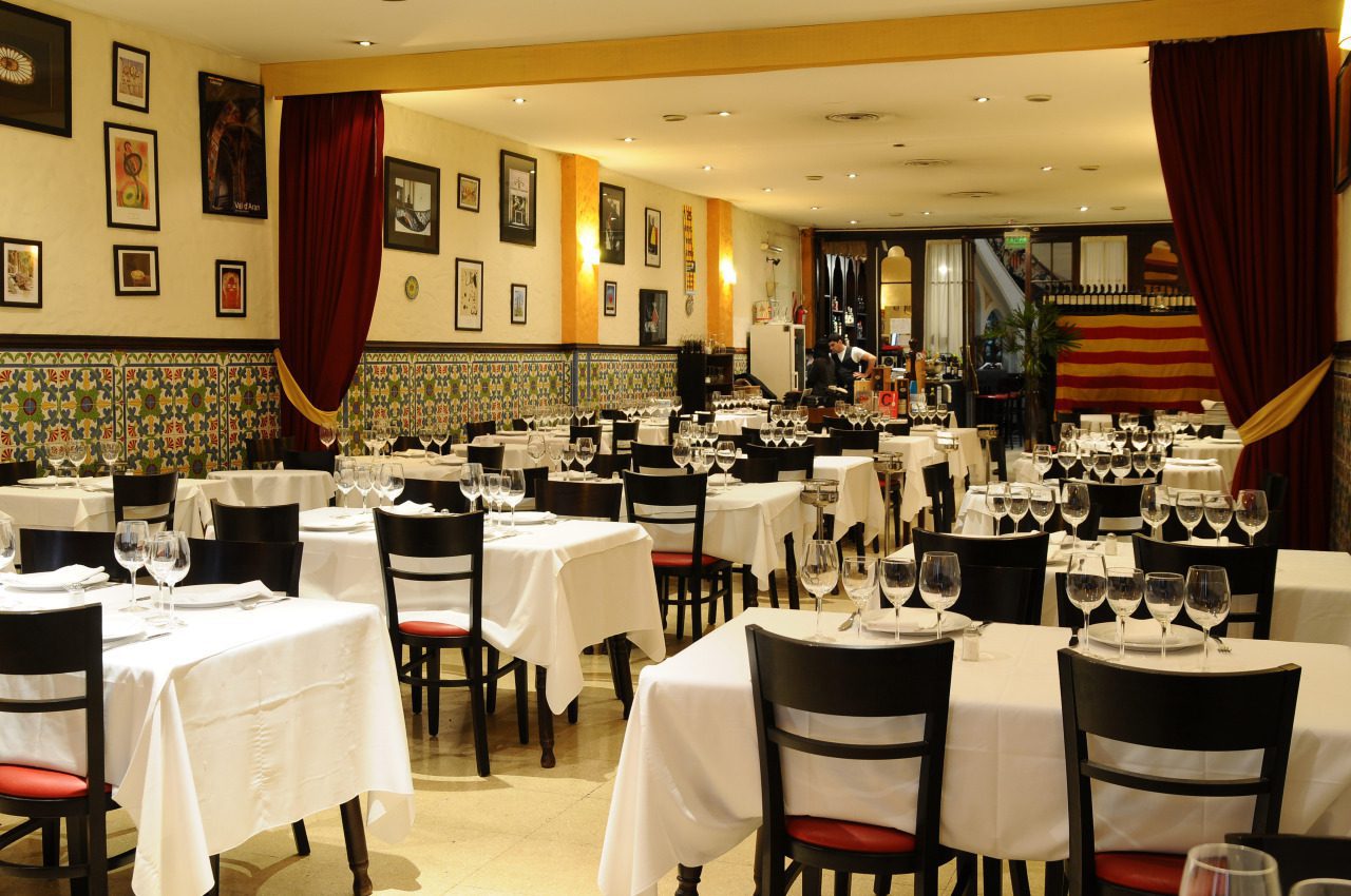 RESTAURANTS-DE-SAN-TELMO-casal-de-calaluyna-SALAO