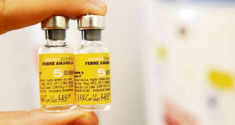 Frascos de vacina na Argentina