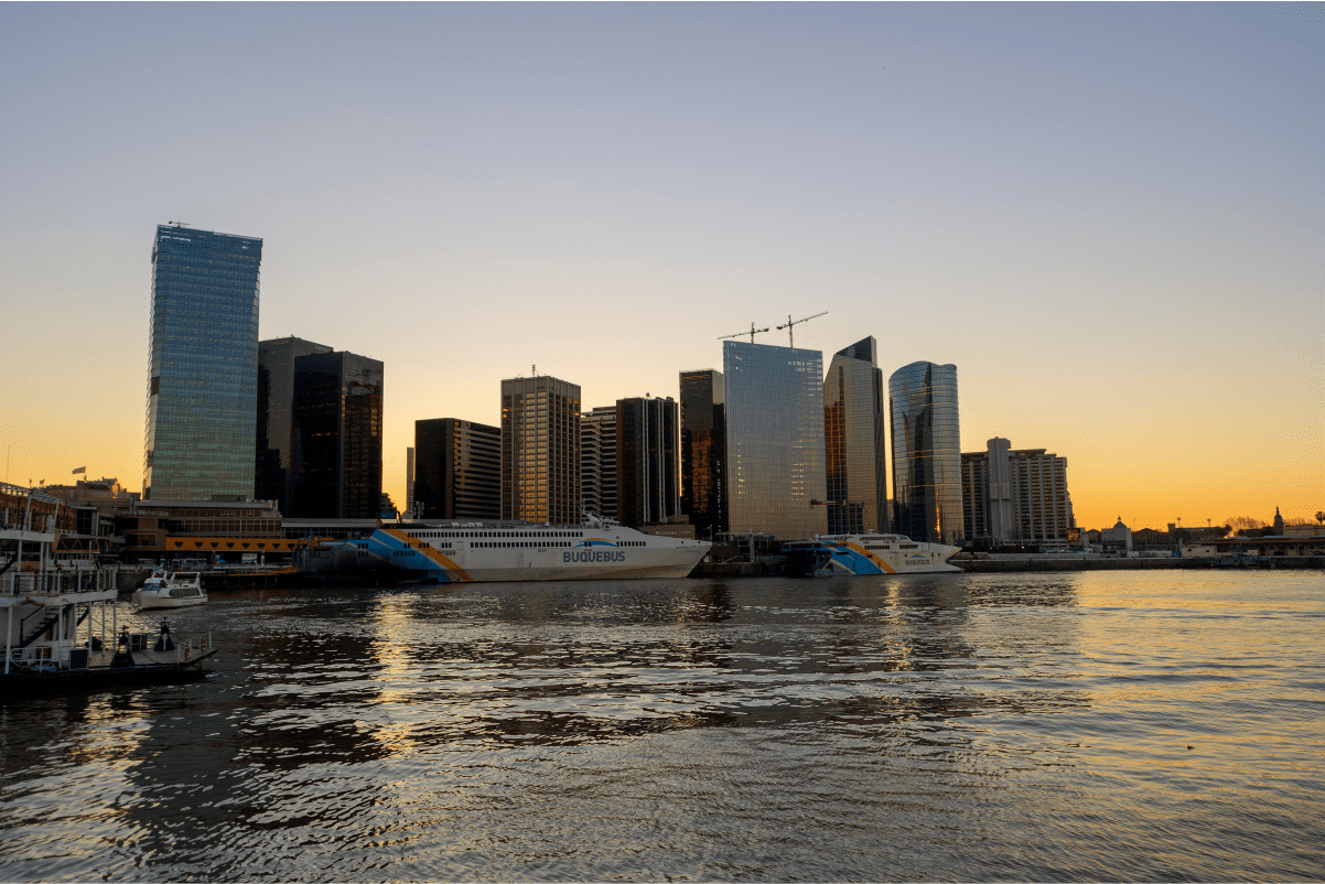 NAVEGAÇÃO OPEN BAR navegação com pôr do sol em Buenos Aires